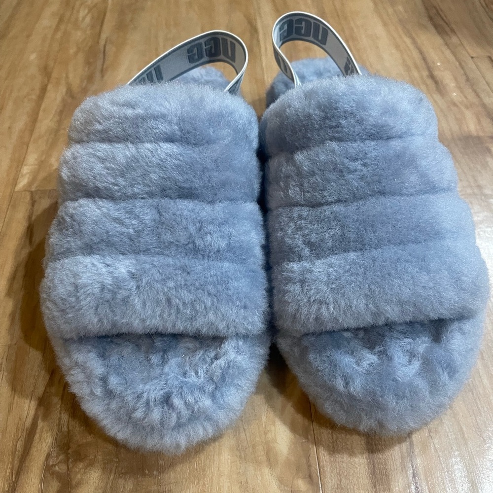 UGG Fluff Yeah Blue Slippers Size 7 hardly used